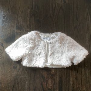 Girls’ white shrug